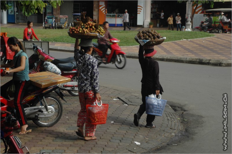 ... leaving by bus to sihanoukville, down south!