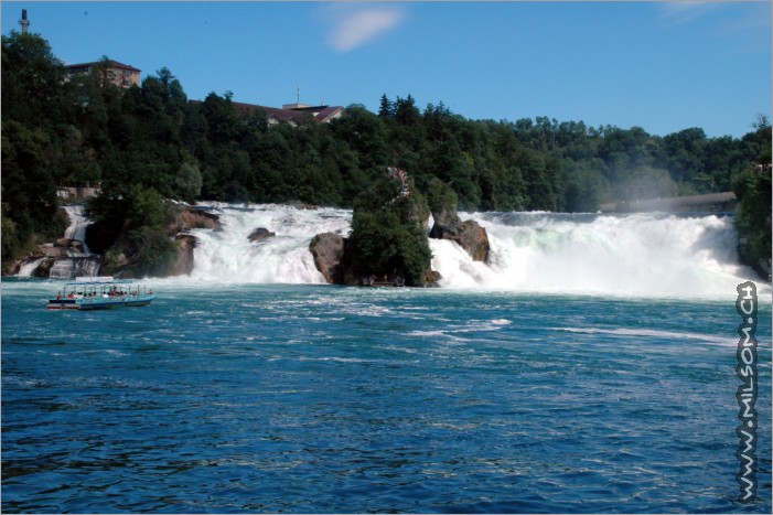 rheinfall in neuhausen / schaffhausen